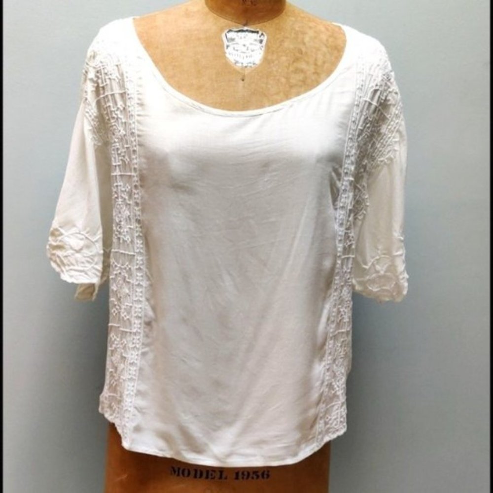 American Eagle Ivory Boho Peasant Blouse Medium Embroidered Keyhole Back Top